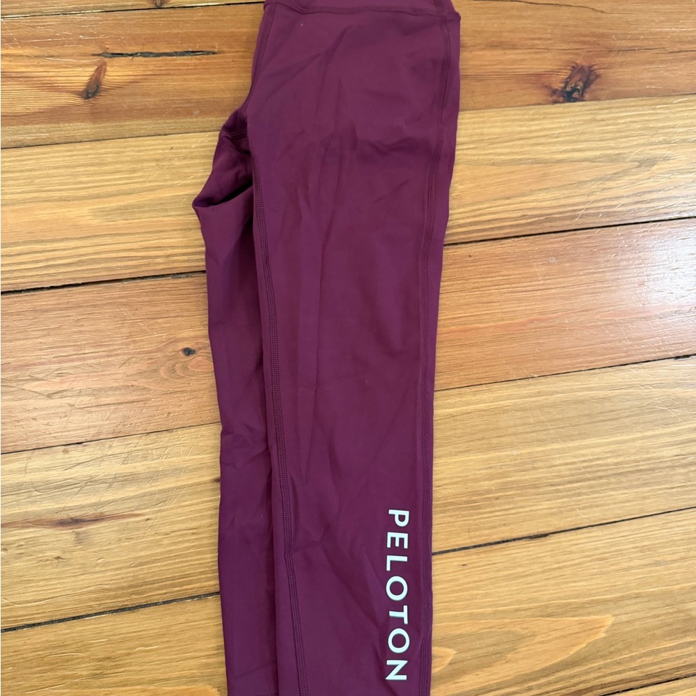 Peloton Plum Cropped Leggings